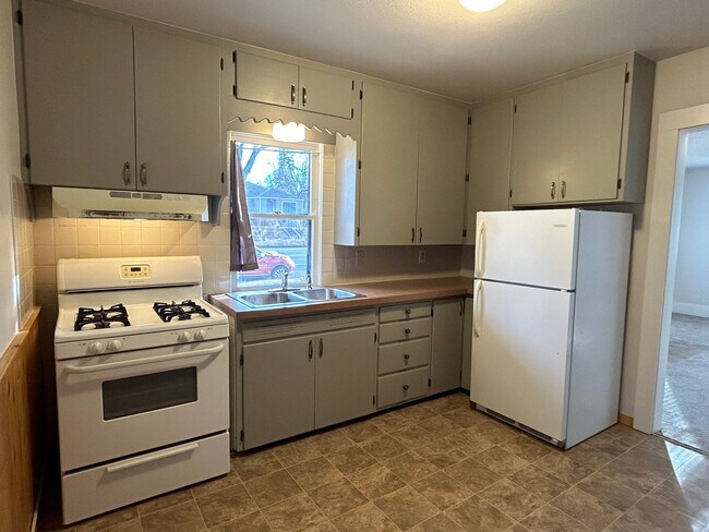 Photo - 334 E Elizabeth St Unit B