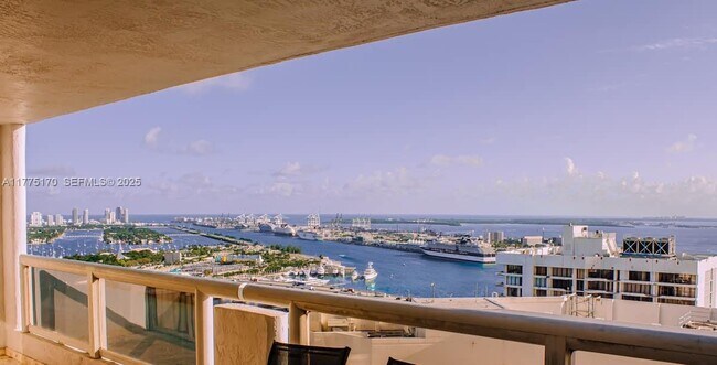 Photo - 1717 N Bayshore Dr Unidad B-4141