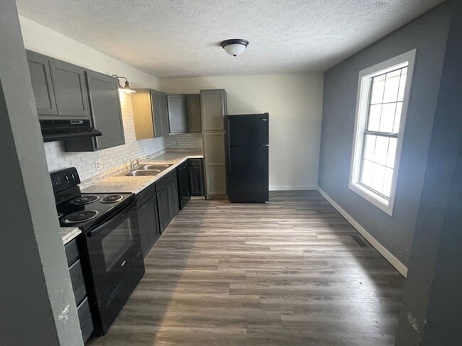 Photo - Cute newly remodeled 2 bedroom duplex!