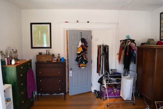 Photo - Huge sunny vintage 4bedroom apartment Unidad 1