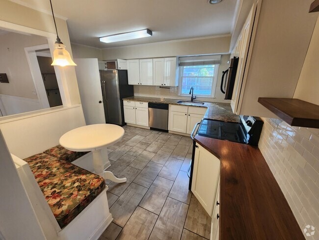 Building Photo - 5014 Spartan Dr Rental