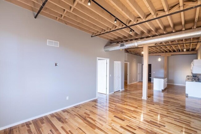 Photo - 116 N 4th St Unidad 215