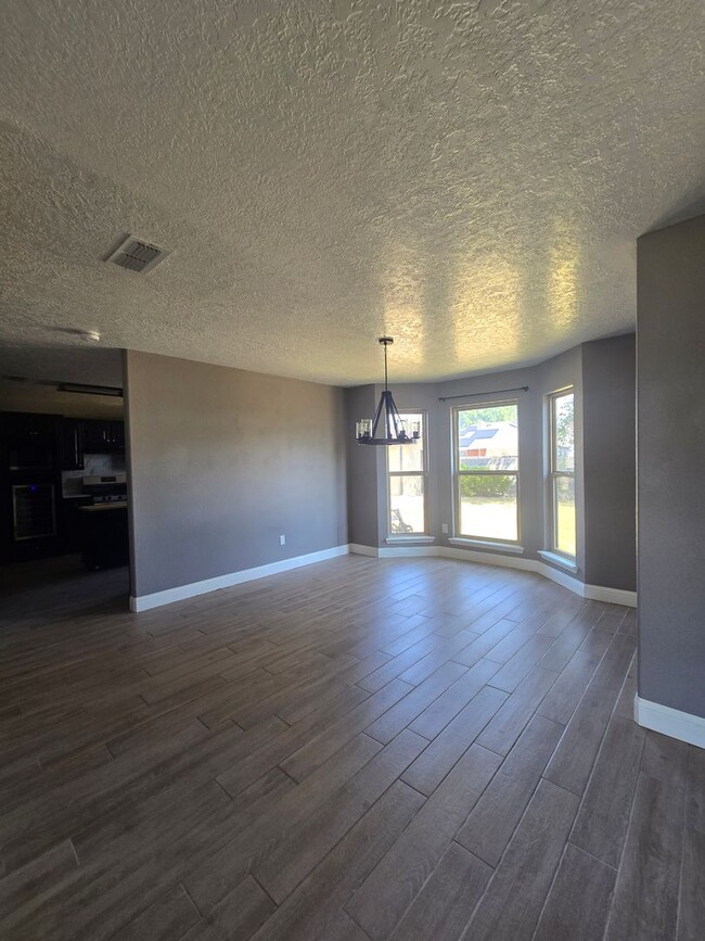 Photo - 231 Olive Dr