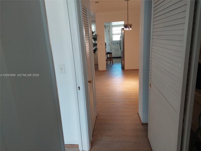 Photo - 180 12 Unit 15c