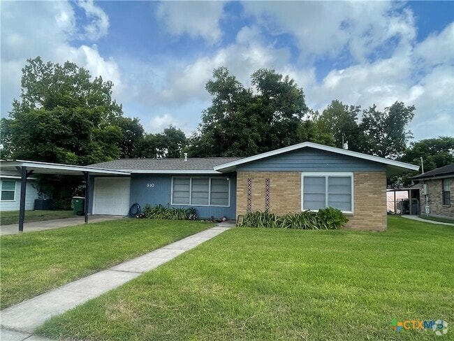 Building Photo - 910 Fern Ln Rental