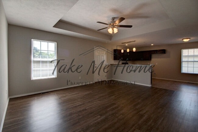 Photo - 3 Bedroom Home with Fenced Yard