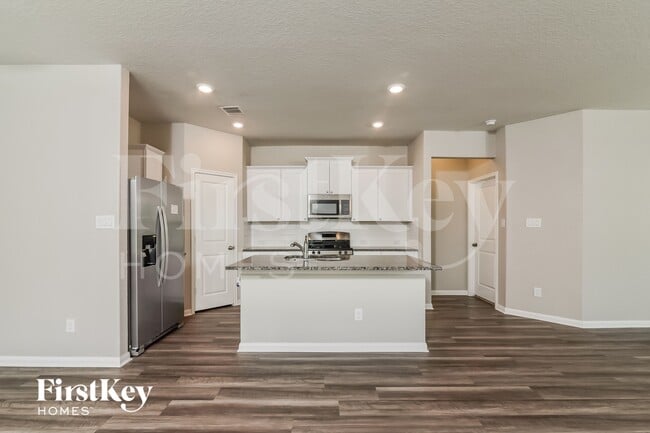 Photo - 14935 Cheshire Way