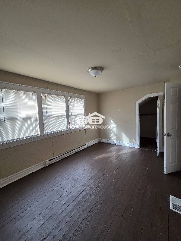 Photo - 8711 Alva Ave