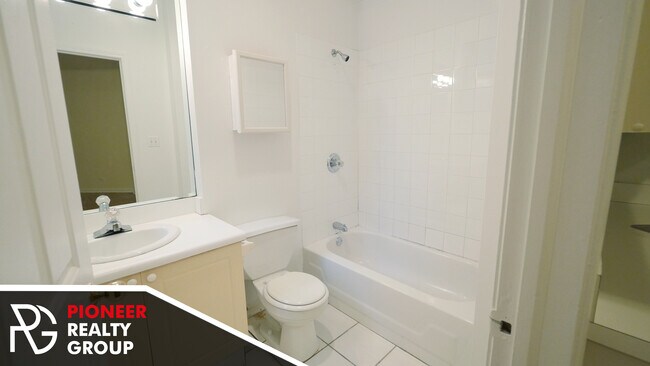 Photo - 912 W Dakin St Unit 917-110