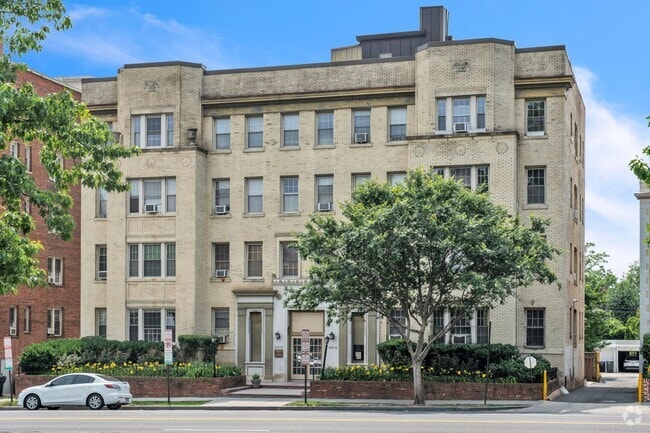 Building Photo - 3010 Wisconsin Ave Rental