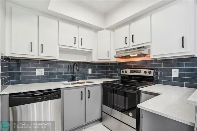 Photo - 3240 NW 84th Ave Apartamento Unidad 423