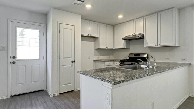 Photo - 13930 Wool Pk