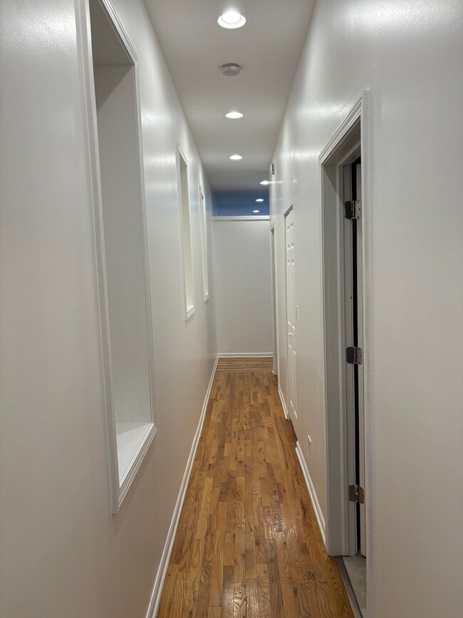 Photo - 524 W 78th St