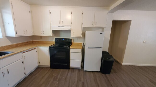 Photo - 2 Bedroom 1 Bath Duplex In Sierra Village ... Unit A