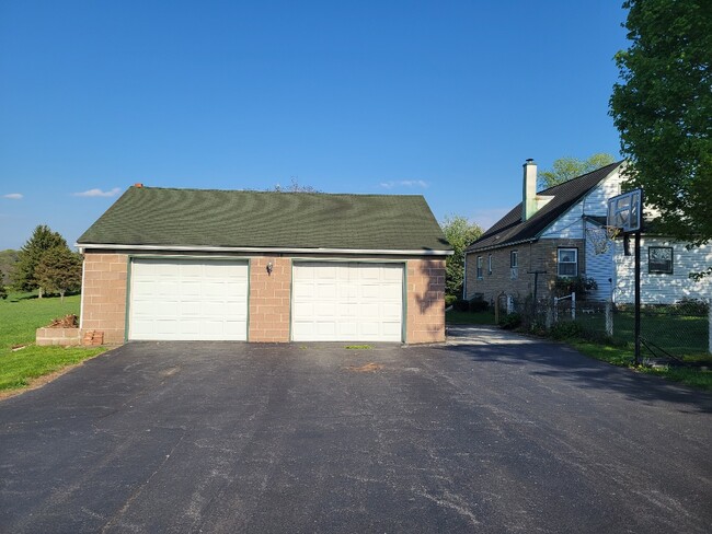 Photo - 848 Stone Hill Rd