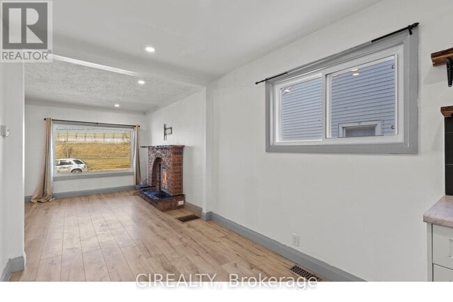 Photo - 14 Elmwood Ave