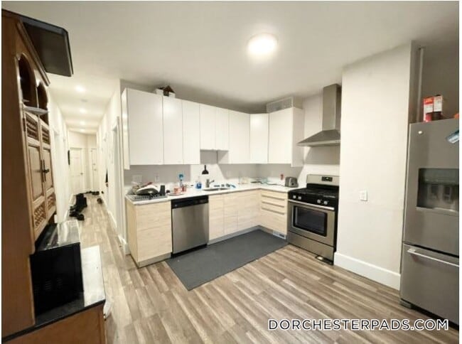 Building Photo - 45 Crescent Ave Unit 1