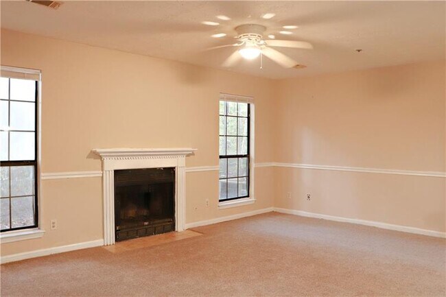 Photo - 604 Windchase Ln