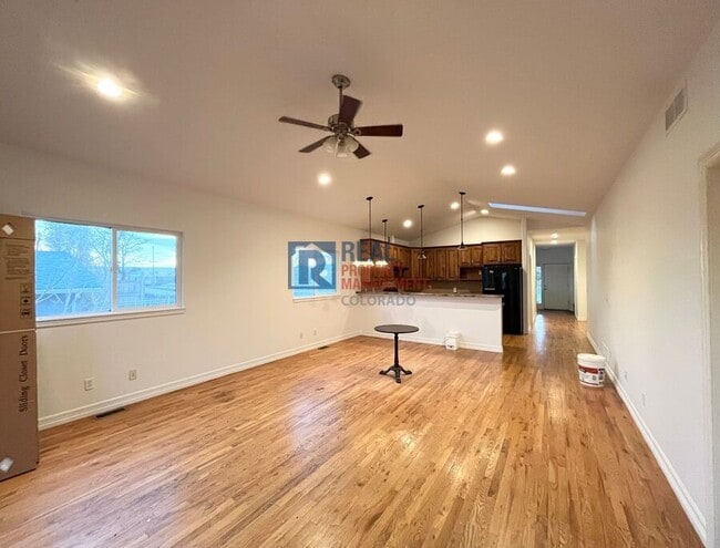 Photo - 6340 Downing St