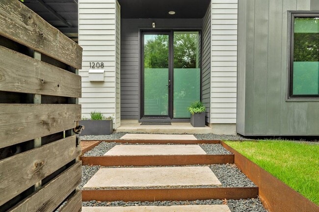 Photo - 1208 Hillside Ave