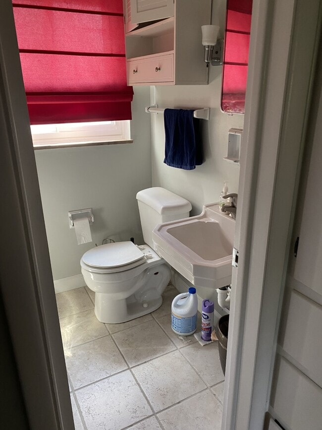 Photo - 1879 Kentwell Rd