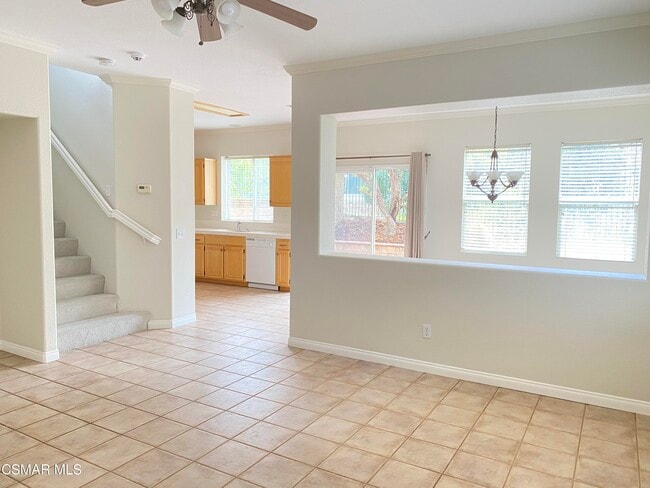 Photo - 559 Yarrow Dr