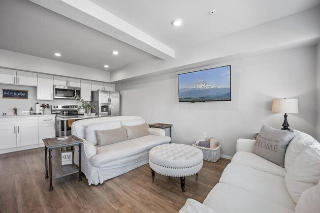 Photo - 624 E 32nd St Unit SI ID1297492P