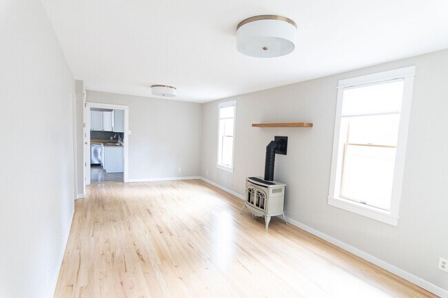 305 S 5th Ave