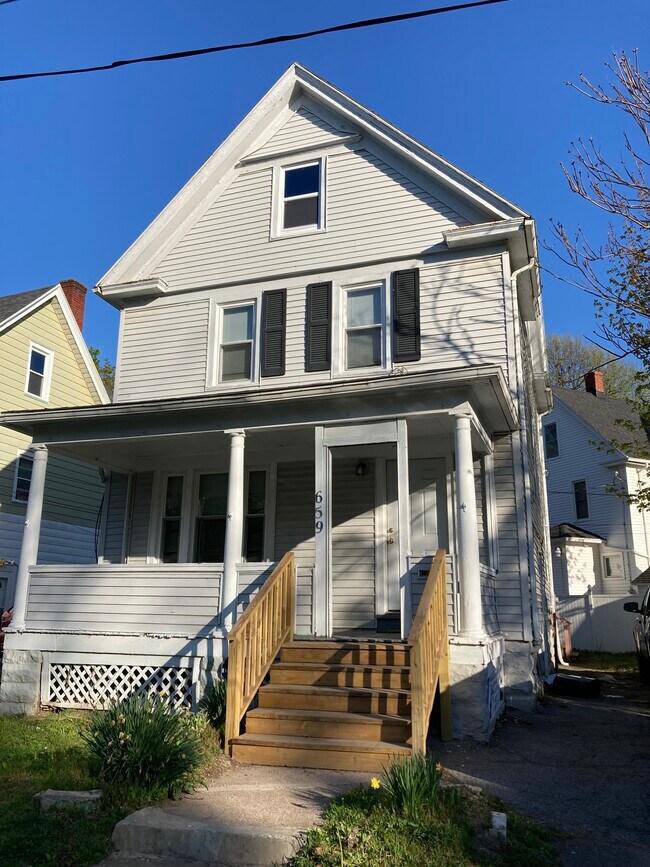 Photo - 659 Seward St