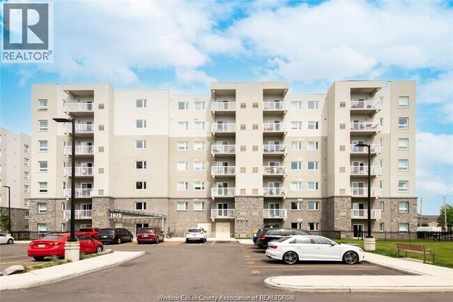 Photo - 1675 Banwell Rd Unit 202