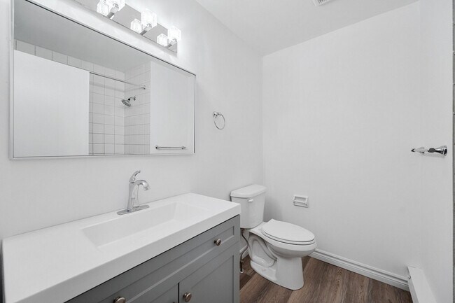 Photo - 77 Lakeshore Rd