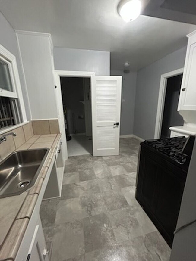 Photo - 1439-1441 West 53rd St. Unit 1441