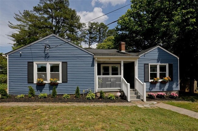 Photo - 139 Merritt St SE House
