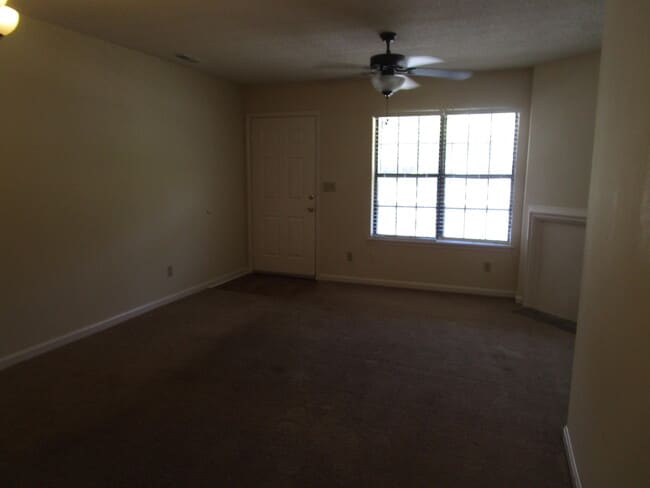 Photo - 675 Archdale Dr