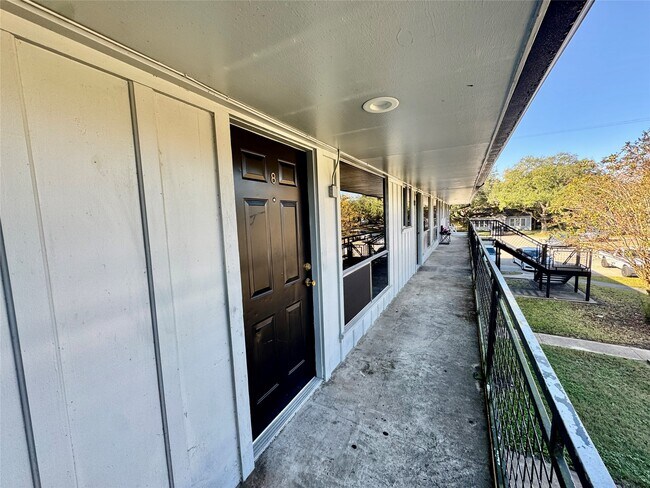 2201 N Grand Blvd Unit 8