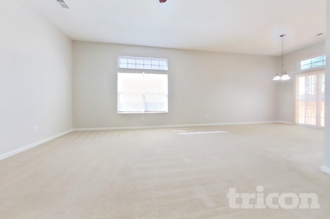 Photo - 319 Quiet Grove Ln