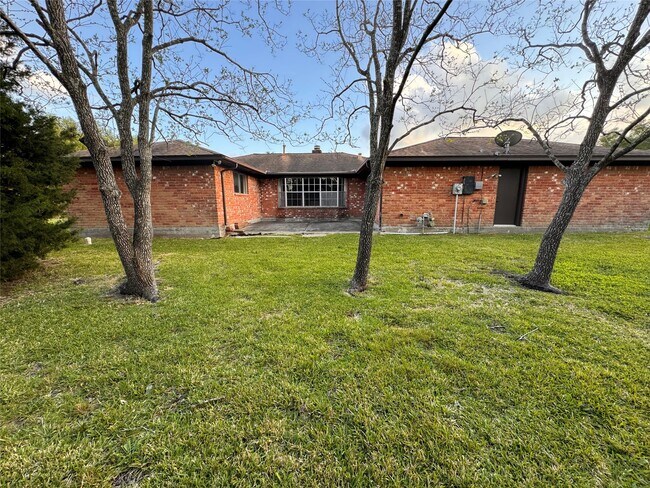 Photo - 3400 Coachman Dr