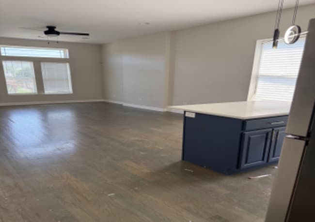 Photo - 5910 S Michigan Ave Unit 1st Floor