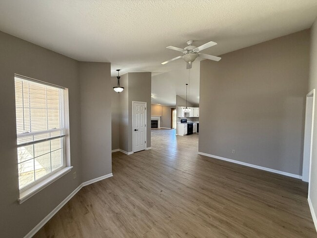 Photo - 621 Mission Hill Dr