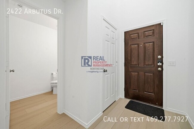 Photo - 2422 Arbutus Dr