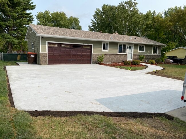 Photo - 14860 Upper 55th St N