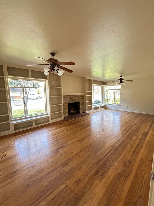 Photo - 3 Bedroom 2 Bathroom Single-Story House