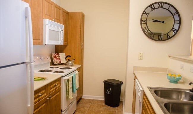 Eagle Harbor Apartments