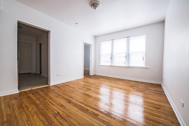 Building Photo - 219 E 68th