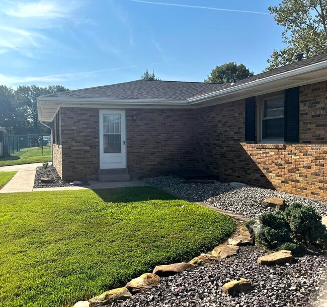 4933 Richmond Dr
