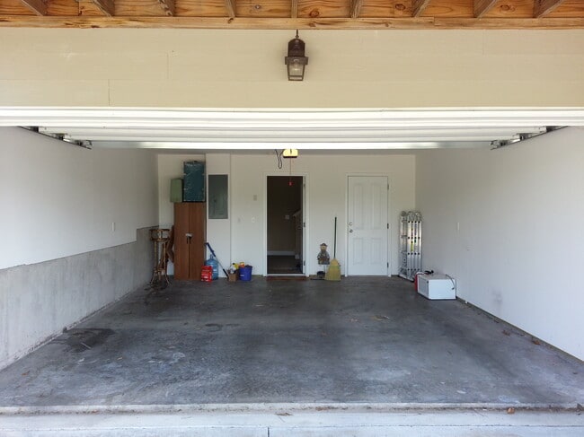 Two-car garage - 8130 Lenox Creekside Dr