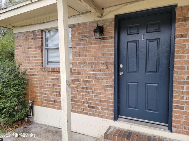 Photo - 1443 Winnebago Ave