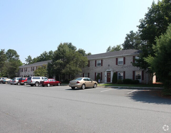 Pine Ridge Estates - Pine Ridge Estates Apartments