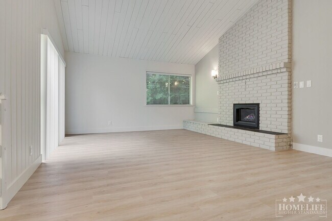 Spacious 3-Bedroom + Den Home with Large Private Backyard in Crescent Park