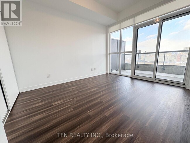 Photo - 1603 Eglinton Ave W Unité 321